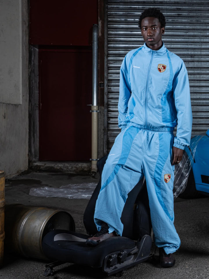 Model wearing the 911 Jogger Blue - Finesse lookbook