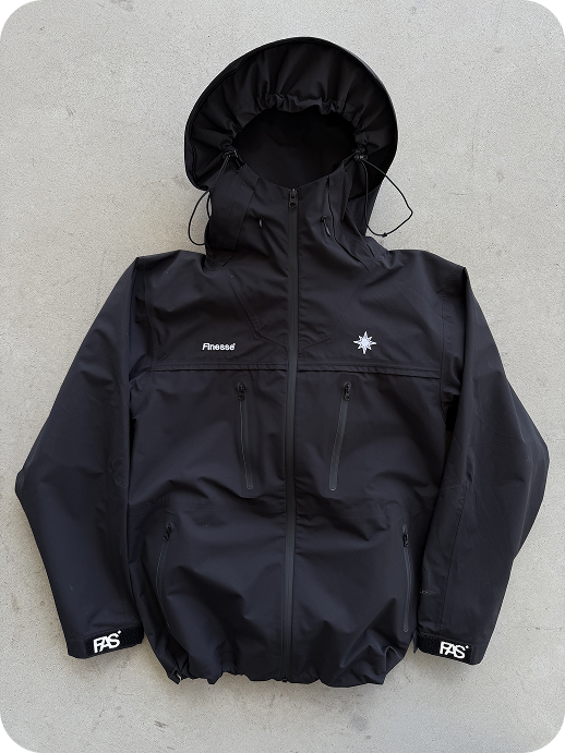 Hardshell FAS posée au sol sans la fourrure amovible