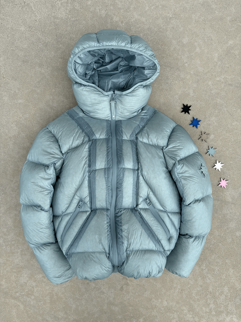 Doudoune Finesse* Alive Puffer Jacket Ice Blue en packshot au sol vue de face.