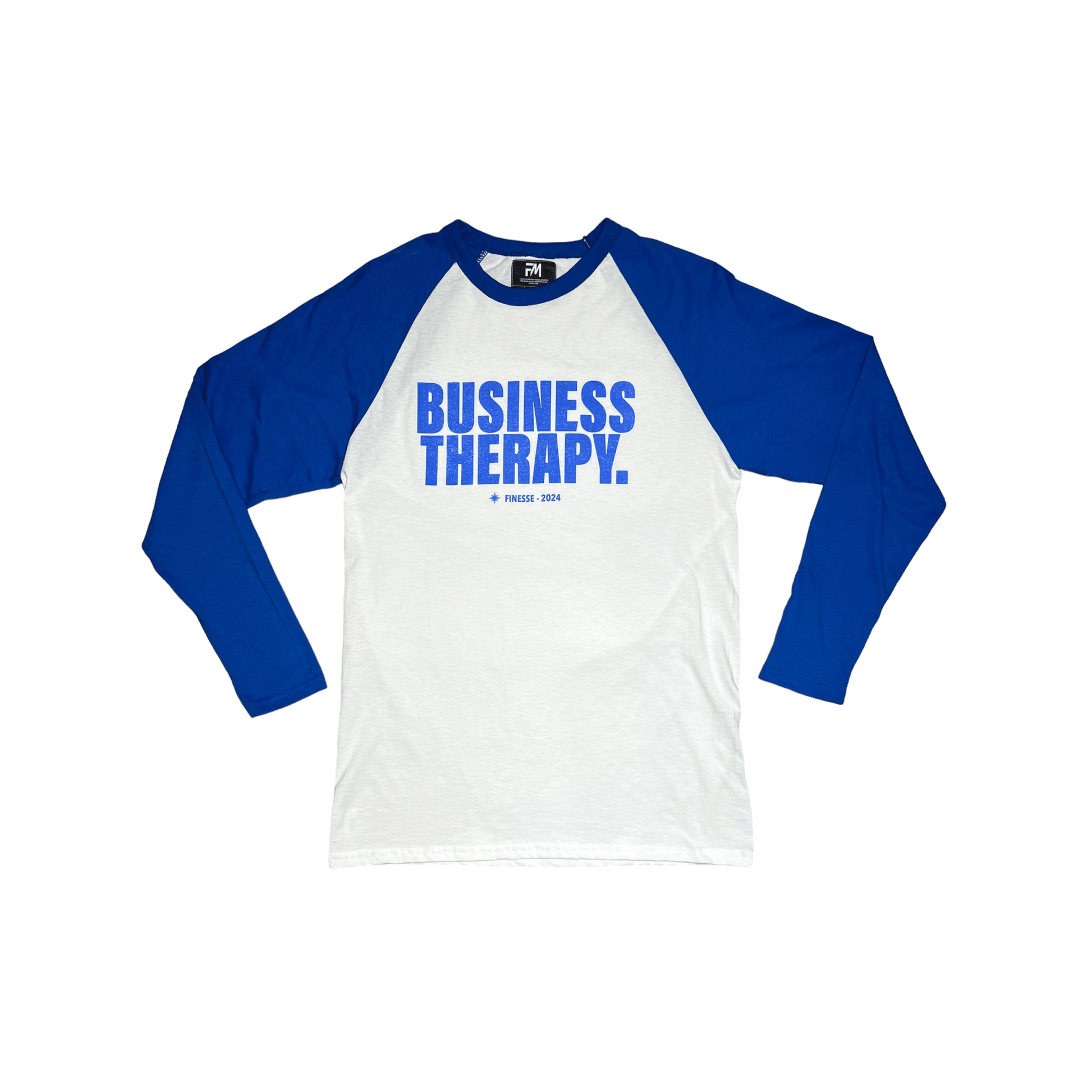 Finesse Baseball Tee bleu et blanc présenté sur fond blanc.