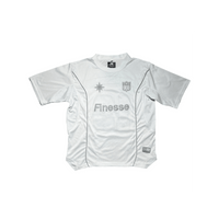 Finesse Jersey Shirt blanc présenté sur fond blanc.