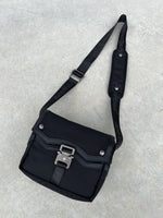 Sacoche Finesse Memorial Bag présentée au sol en packshot.