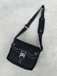 Sacoche Finesse Memorial Bag présentée au sol en packshot.