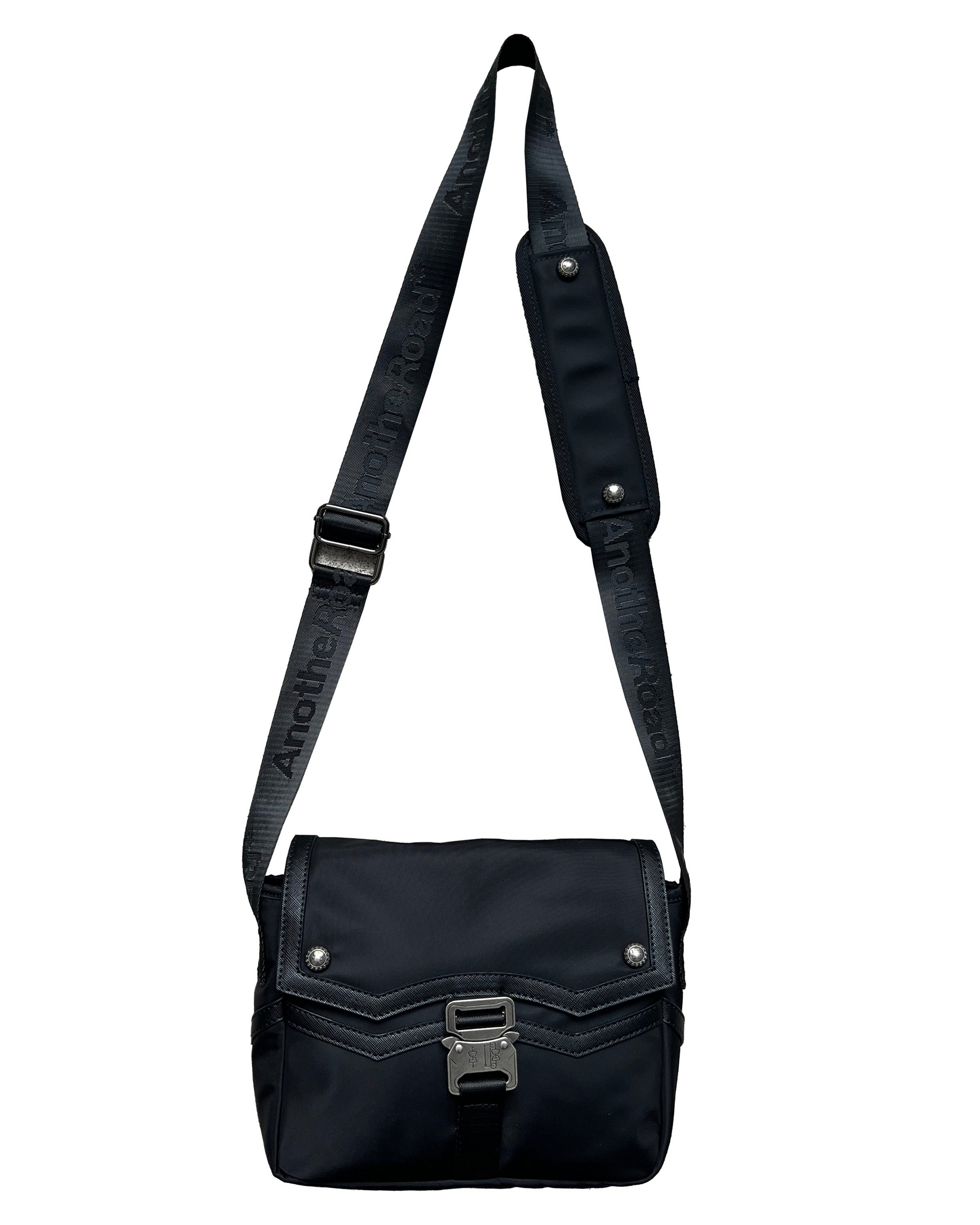 Sacoche Finesse Memorial Bag présentée sur fond blanc, variation de packshot.