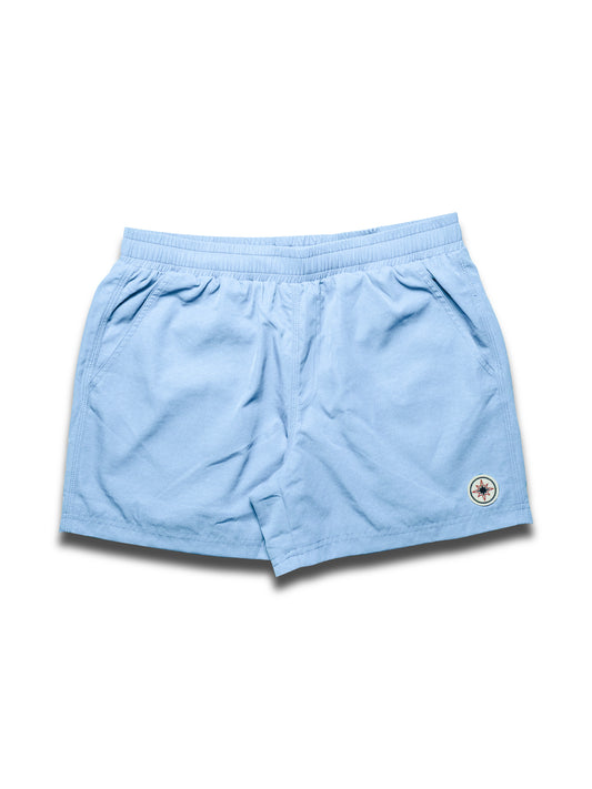 Finesse Swim Shorts Sky Blue présenté en packshot sur fond blanc.