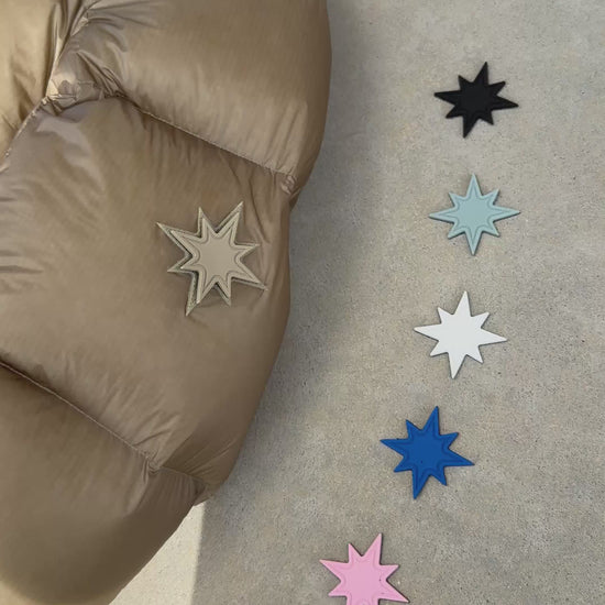 Vidéo de la doudoune Finesse* Alive Puffer Jacket Light Bronze avec ses scratchs interchangeables.